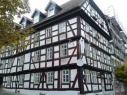 Ein Beispiel für die Fachwerkarchitektur in der Stadt Fulda.